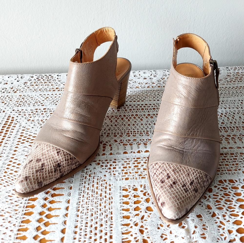 Karston Slingback Sandals Size 39 Leather Snake Print Zipper Two-tone Shoes